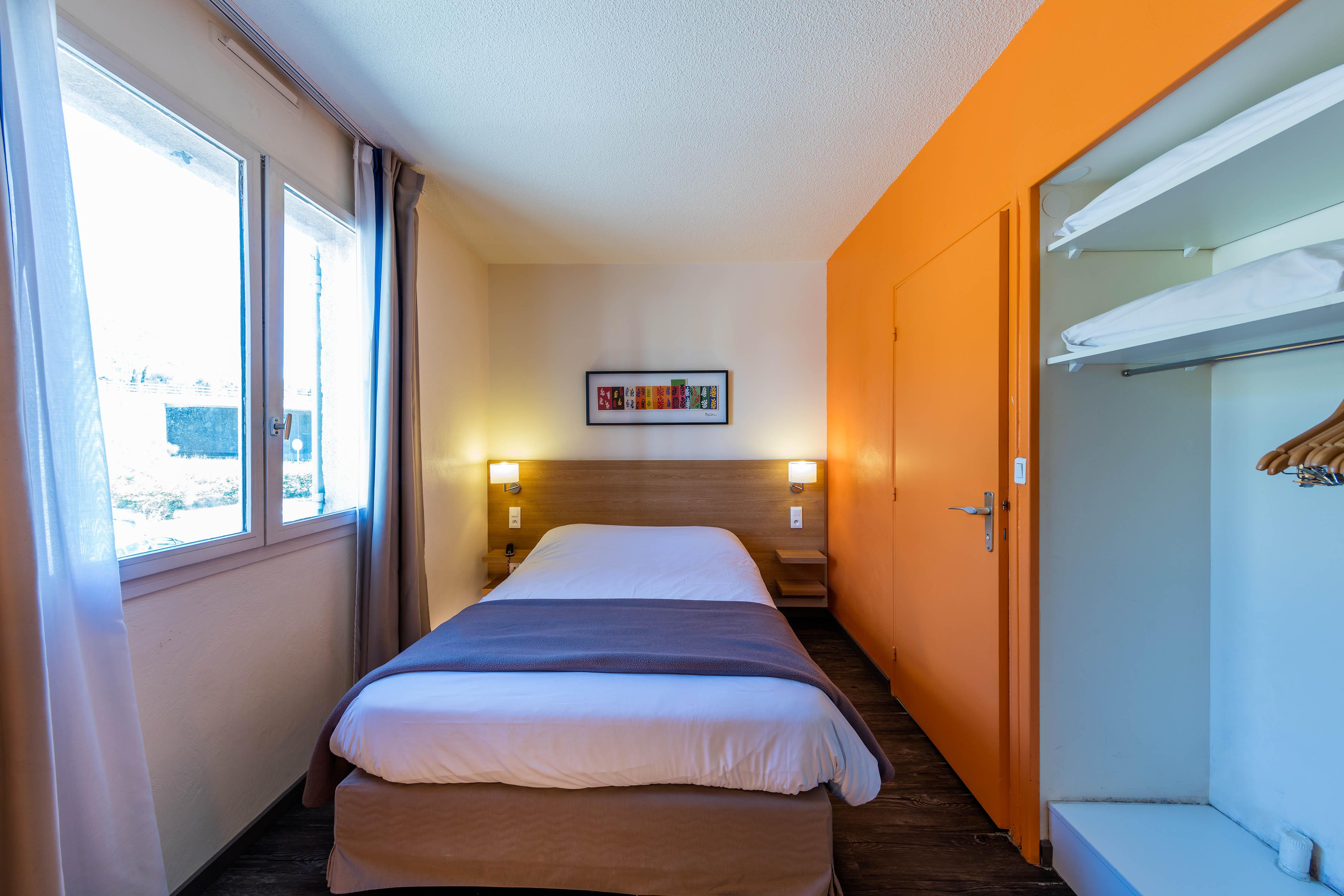Noemys Toulon La Valette - Hotel Restaurant Avec Piscine エクステリア 写真