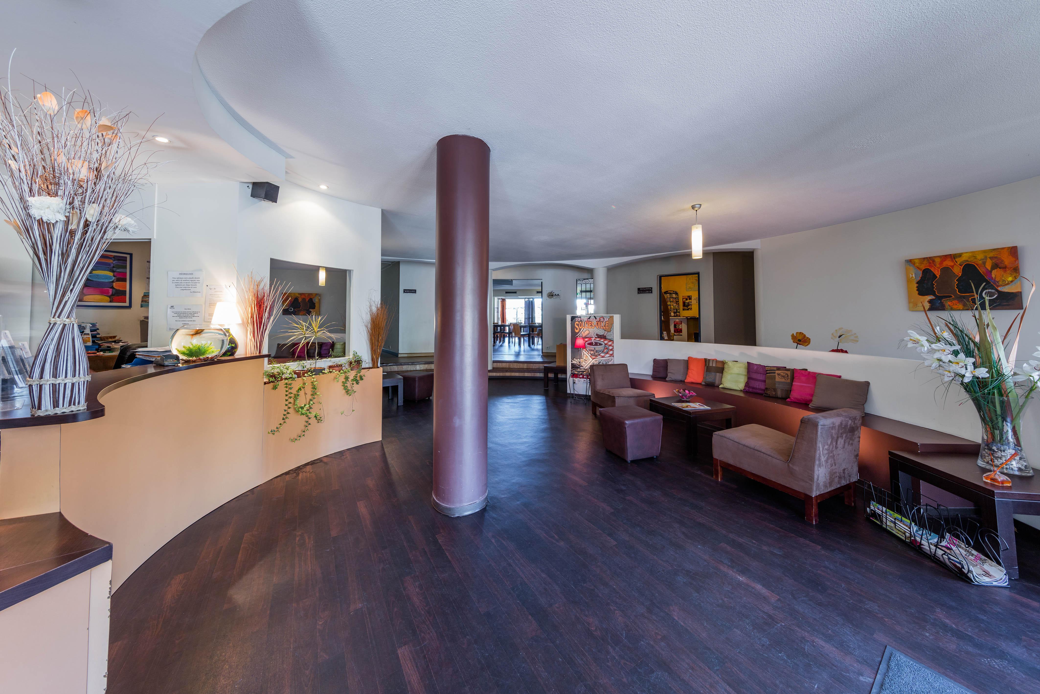 Noemys Toulon La Valette - Hotel Restaurant Avec Piscine エクステリア 写真