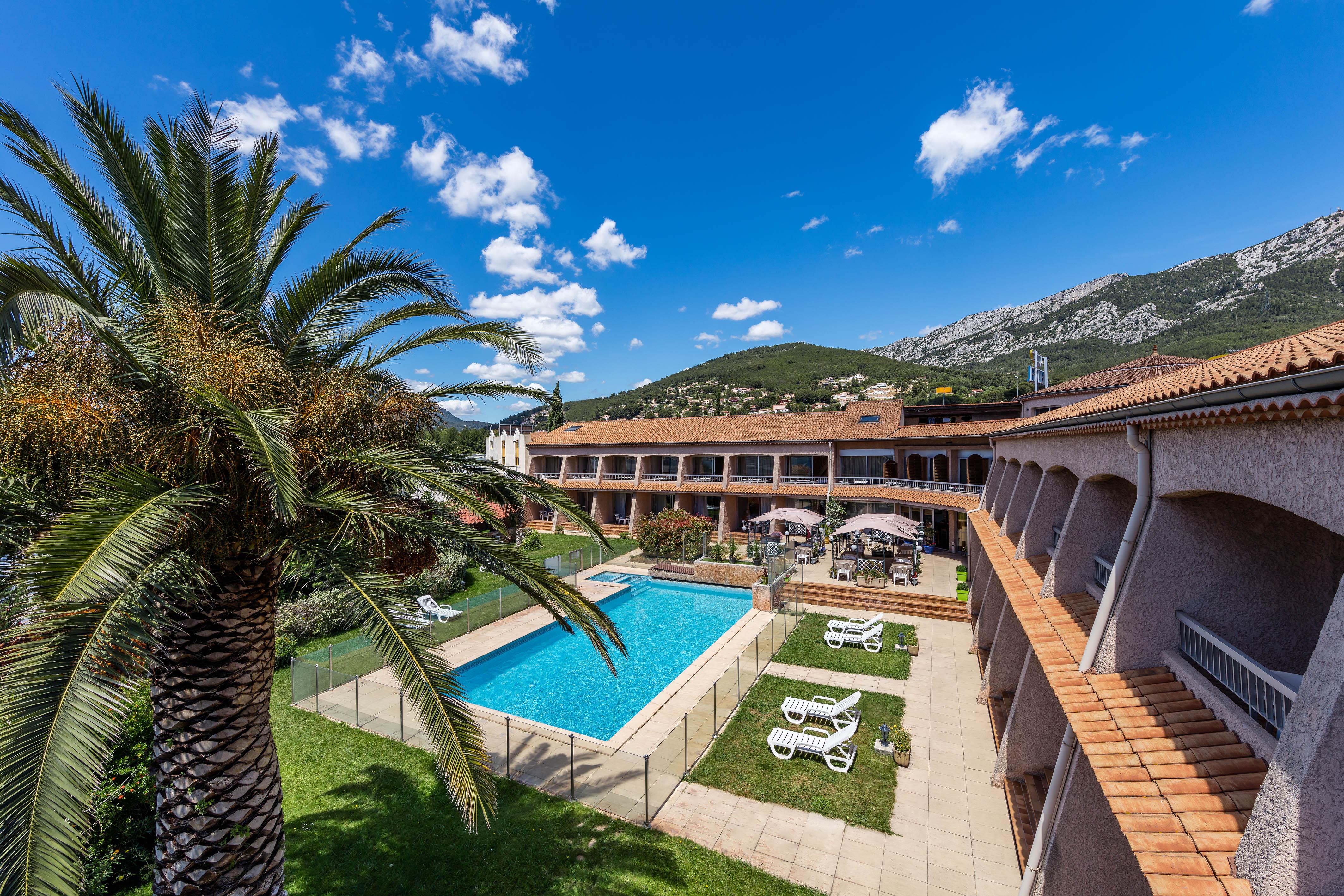 Noemys Toulon La Valette - Hotel Restaurant Avec Piscine エクステリア 写真