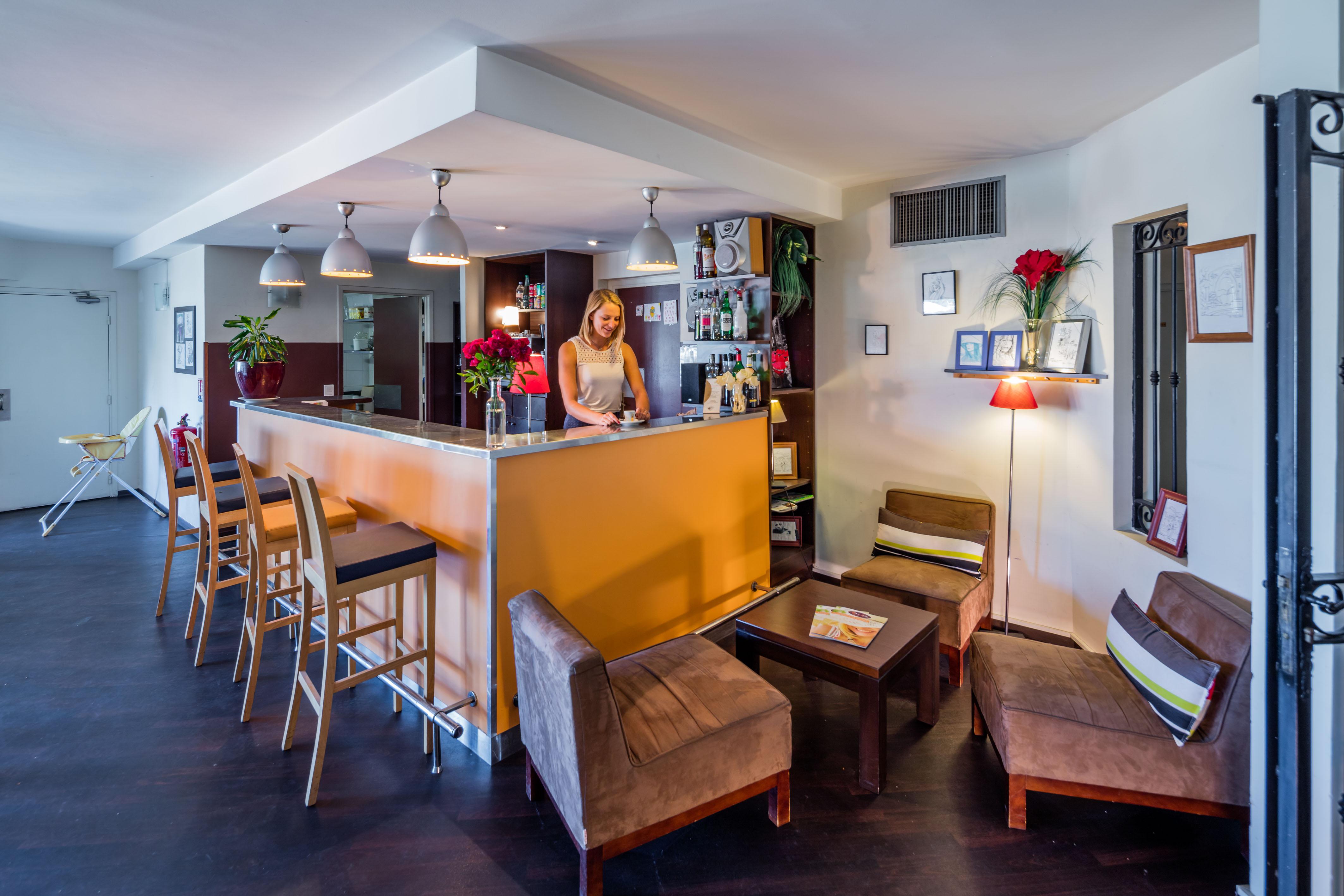 Noemys Toulon La Valette - Hotel Restaurant Avec Piscine エクステリア 写真