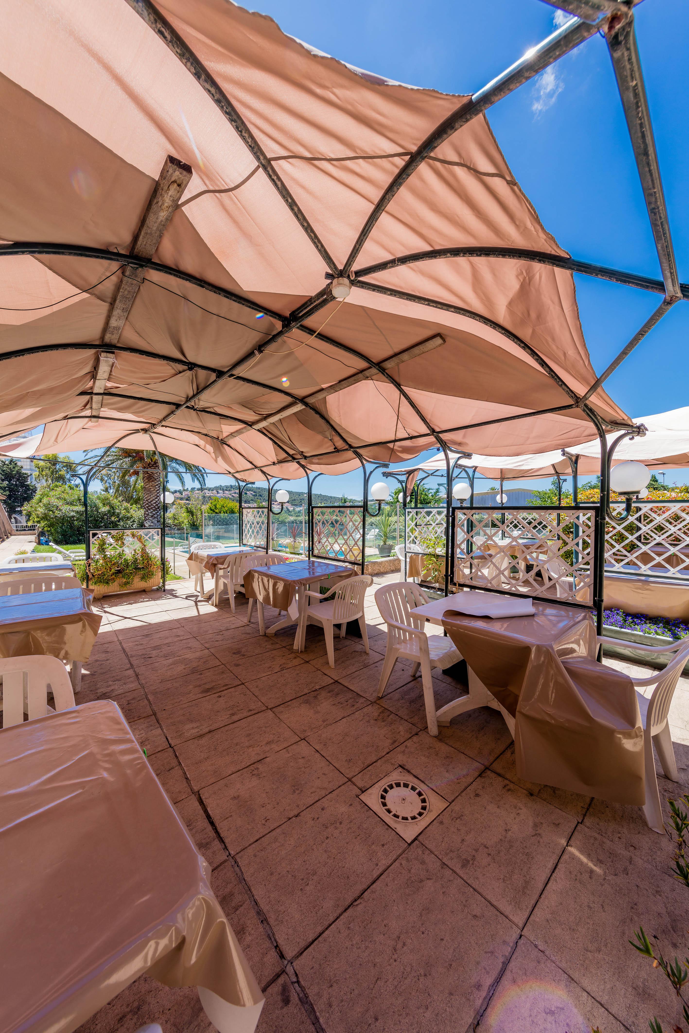 Noemys Toulon La Valette - Hotel Restaurant Avec Piscine エクステリア 写真