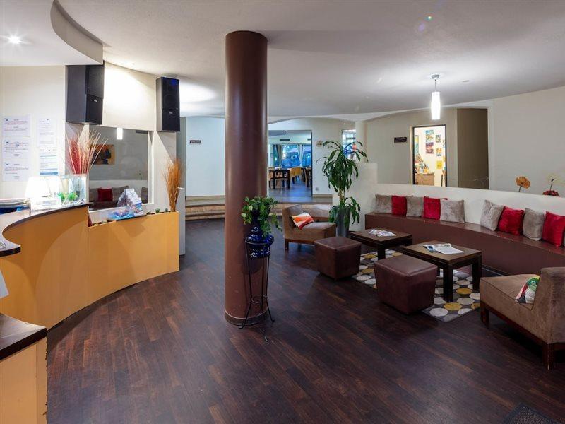Noemys Toulon La Valette - Hotel Restaurant Avec Piscine エクステリア 写真