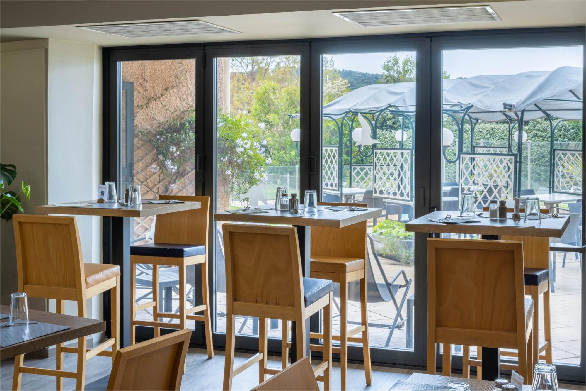 Noemys Toulon La Valette - Hotel Restaurant Avec Piscine エクステリア 写真