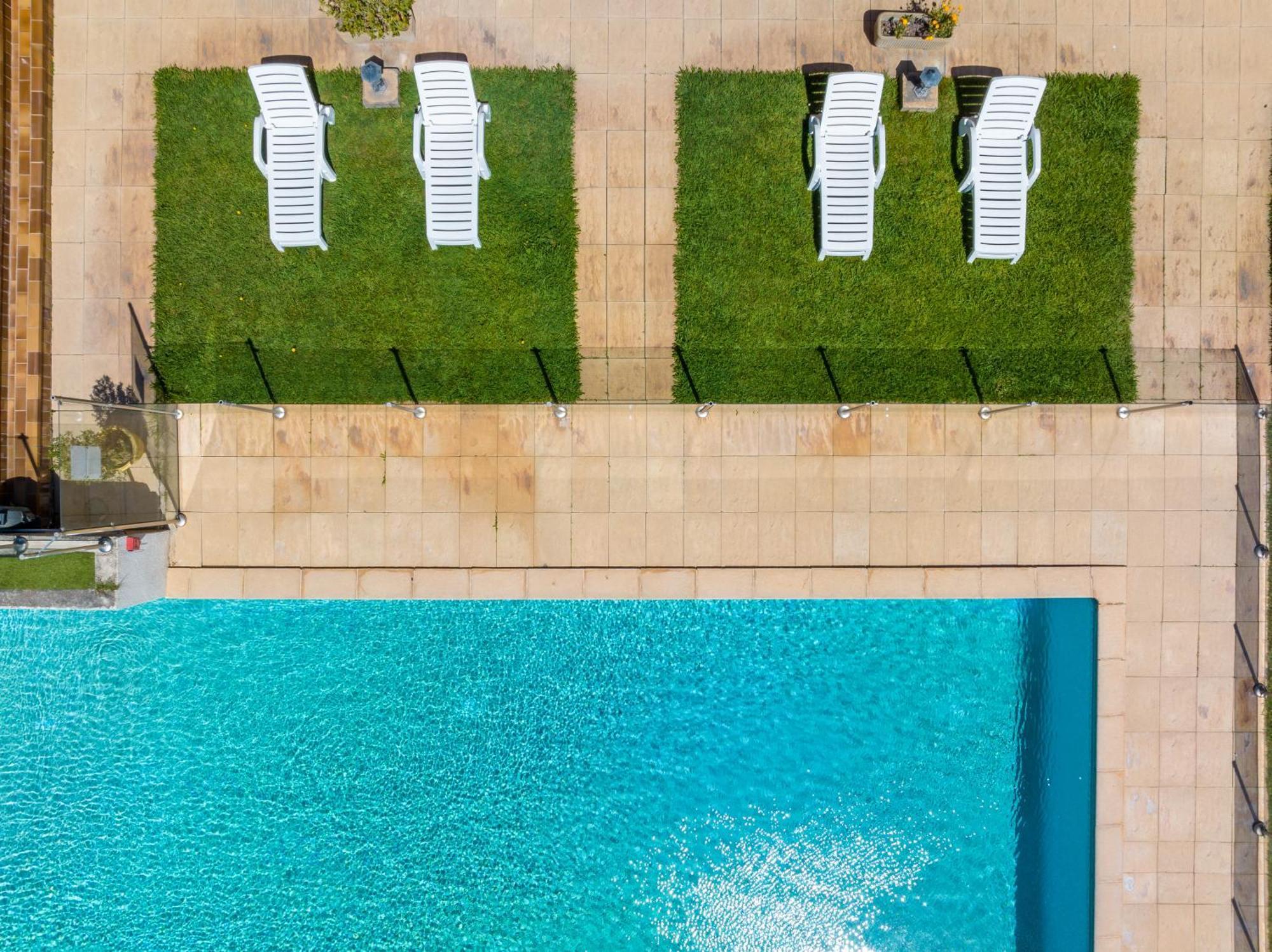 Noemys Toulon La Valette - Hotel Restaurant Avec Piscine エクステリア 写真