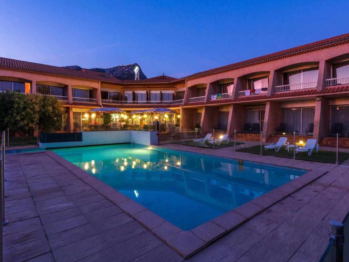 Noemys Toulon La Valette - Hotel Restaurant Avec Piscine エクステリア 写真